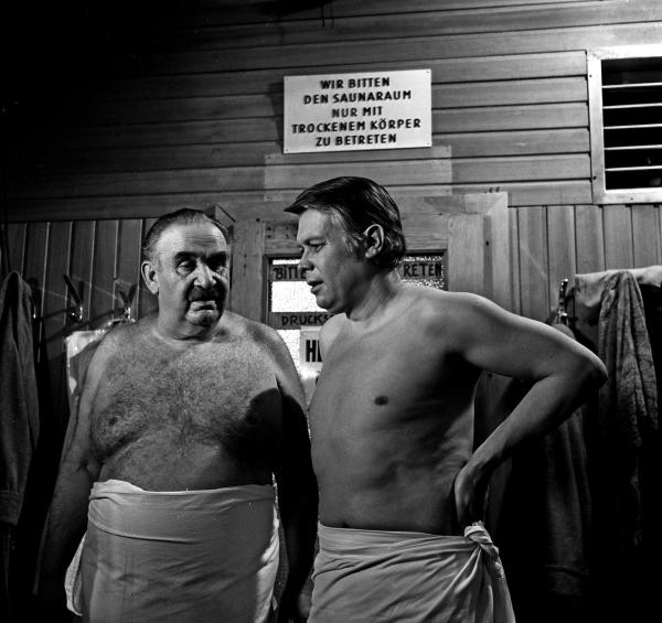 Bild 1 von 3: Im Bild: Fritz Eckhardt, Peter Weck.