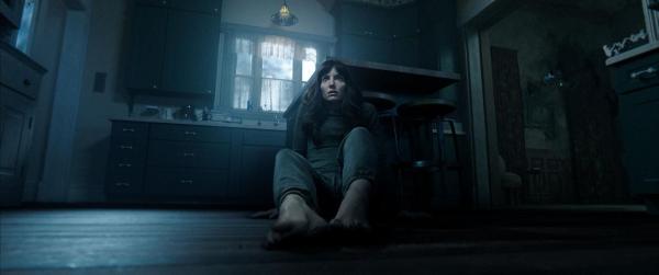 Bild 1 von 9: Madison Lake Mitchell (Annabelle Wallis)