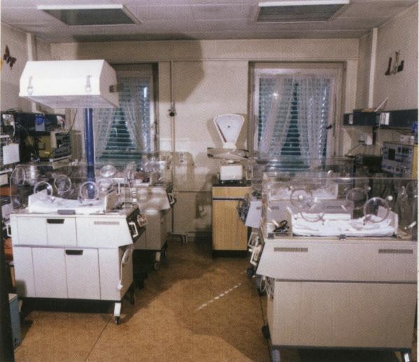 Bild 1 von 9: Tatort Säuglingsstation: In der Frauenklinik in Leipzig werden von 1985 bis 1986  Säuglinge mit dem Herzmedikament Digitoxin vergiftet.