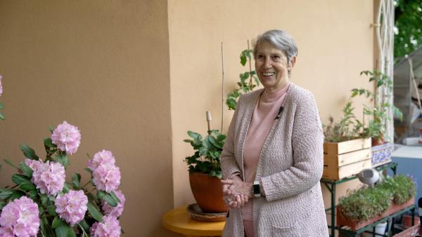 Bild 1 von 7: Im Bild: Glu¨ckliche Hobby-Ga¨rtnerin, Christine Urban aus Hietzing.