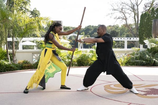 Bild 1 von 9: Meeka (KiKi Layne, l.); Prinz Akeem (Eddie Murphy, r.)