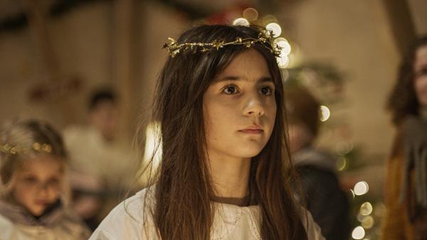 Bild 1 von 3: Tala (Flora Augusta) macht beim Lucia-Fest mit.
© BR/TV 2 Denmark, Cosmo Film/Per Arnesen - Honorarfreie Verwendung gemäß AGB im redaktionellen Zusammenhang mit genannter Sendung bei Nennung \
