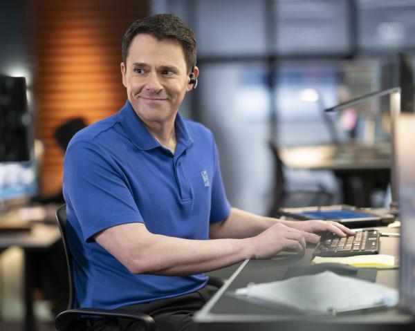 Bild 1 von 6: Josh Russo (Bryan Safi)