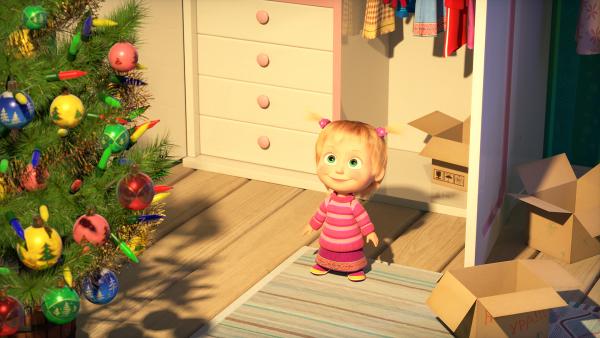 Bild 1 von 7: Morgen ist Weihnachten und Mascha entsorgt all ihre alten Spielsachen und Kuscheltiere, damit sie neue bekommt.