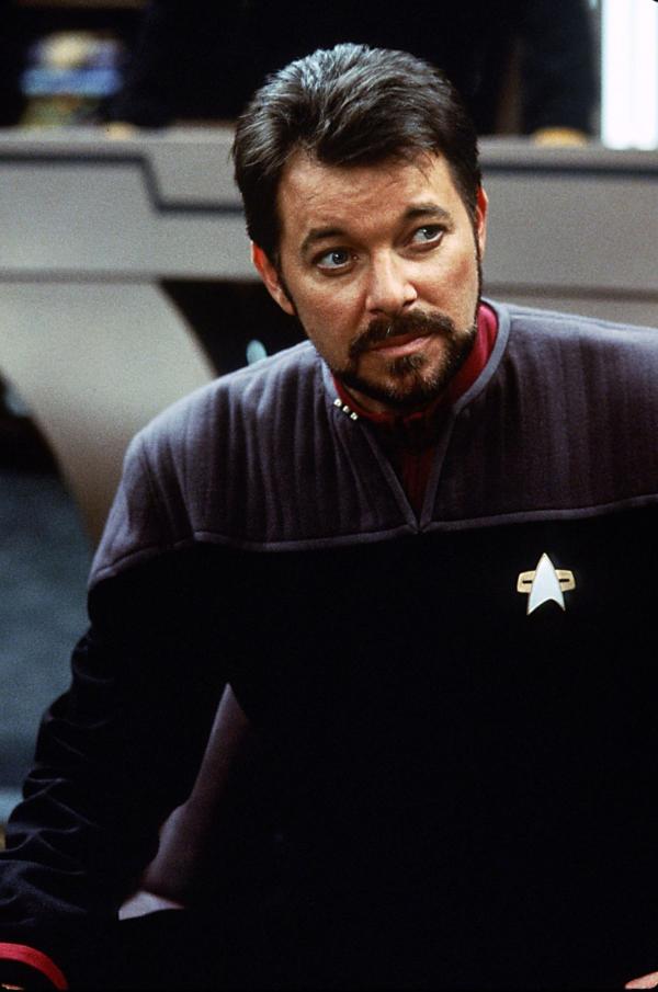 Bild 1 von 8: Commander Riker (Jonathan Frakes) glaubt nicht, dass der Widerstand gegen die Borg zwecklos ist ...
