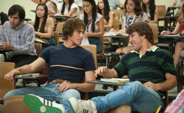 Bild 1 von 4: Jake (Blake Jenner, l.); Plummer (Temple Baker, r.)
