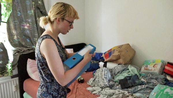 Bild 1 von 1: Die Teenie-Eltern Jasmin (Foto) und Maik bereiten sich aktuell auf die Kitaeingewöhnung ihres Sohnes Lennox vor.