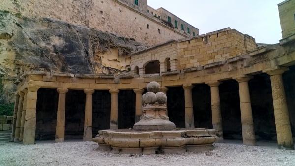 Bild 1 von 3: Fort Saint Elmo steht für hunderte Jahre der Kriegsvorbereitung und Belagerungen Maltas.