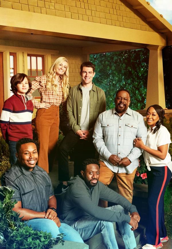 Bild 1 von 13: (im Uhrzeigersinn) Grover Johnson (Hank Greenspan); Gemma Johnson (Beth Behrs); Dave Johnson (Max Greenfield); Calvin Butler (Cedric the Entertainer); Tina Butler (Tichina Arnold); Malcolm Butler (Sheaun McKinney); Marty Butler (Marcel Spears)