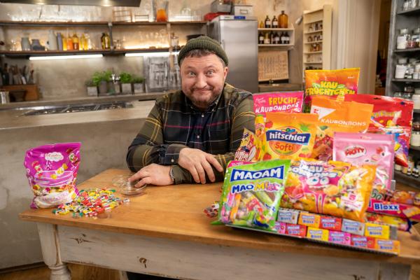 Bild 1 von 4: Klebrig-süße Zuckerbomben: Die bunten Kaubonbons bestehen im Schnitt zu etwa 60 Prozent aus Zucker.