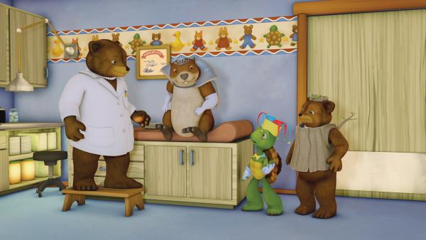 Bild 1 von 4: Biber hat sich bei den Proben verletzt und muss behandelt werden.
© KiKA/Nelvana Limited/Infinite Frameworks Pte Ltd. - Honorarfreie Verwendung gemäß AGB im redaktionellen Zusammenhang mit genannter Sendung bei Nennung \