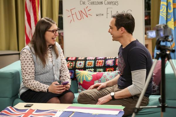 Bild 1 von 10: Amy Farrah Fowler (Mayim Bialik, l.); Sheldon Cooper (Jim Parsons, r.)