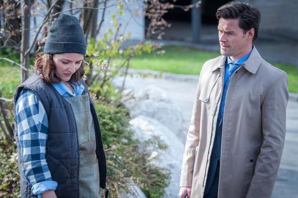 Bild 1 von 32: Im Bild: Nina Horvath (Dominika Schattner), Martin Kaps (Bruno Feilberg).