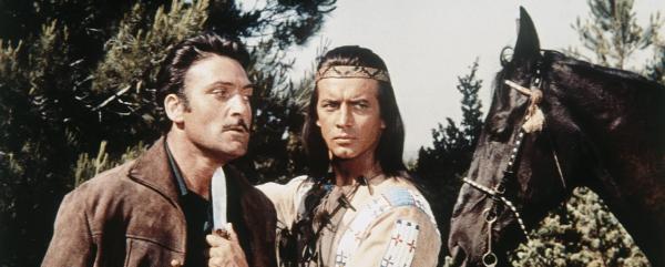 Bild 1 von 8: Kid (Aleksandar Gavric, l.); Winnetou (Pierre Brice, r.)