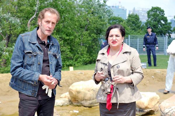 Bild 1 von 30: Im Bild: Helmut Bohatsch (Franz Wohlfahrt), Maria Happel (Dr. Franziska Beck).