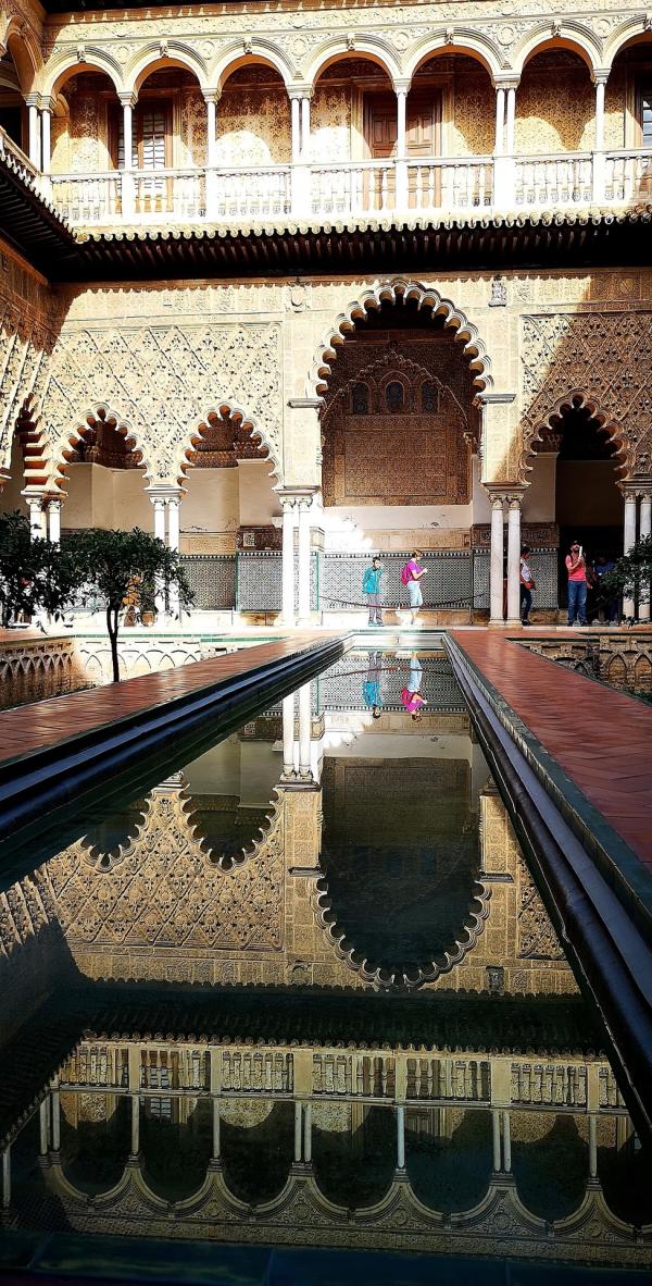 Bild 1 von 4: Der Alcázar von Sevilla ist der mittelalterliche Königspalast von Sevilla.