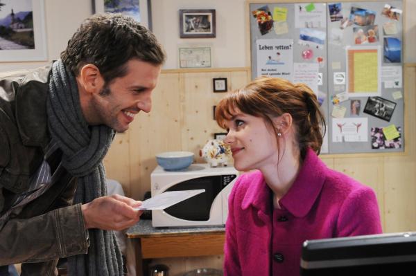 Bild 1 von 10: Nils (Florian Stadler, l.); Sabrina (Sarah Elena Timpe, r.)