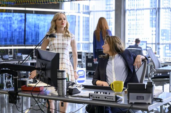 Bild 1 von 13: Marissa Morgan (Geneva Carr, l.); Taylor Rentzel (MacKenzie Meehan, r.)