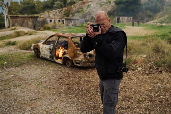 Bild 1 von 10: Der Job als Kriegsfotograf und die Szenen, die er dabei gesehen hat, haben Moritz Wagner (Heino Ferch) schwer getroffen und sein Verhalten nachhaltig verändert.