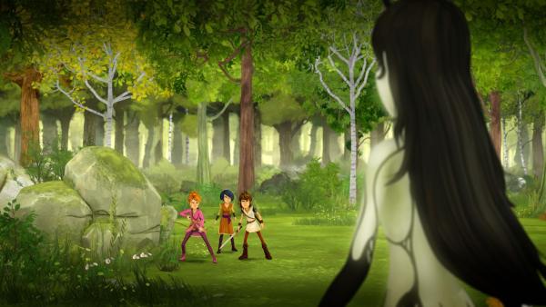 Bild 1 von 9: Arthur und Guinevere und Morgan stellen sich der bösen Lunala entgegen.