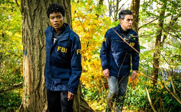 Bild 1 von 7: Special Agent Tiffany Wallace (Katherine Renee Turner, l.); Special Agent Stuart Scola (John Boyd, r.)