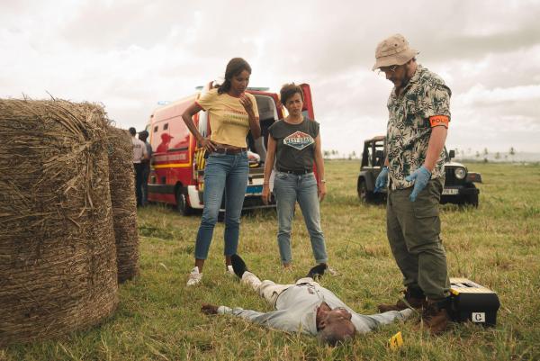 Bild 1 von 7: (v.l.n.r.) Mélissa Sainte-Rose (Sonia Rolland); Gaëlle Crivelli (Béatrice de la Boulaye); Philippe Dorian (Valentin Papoudof)