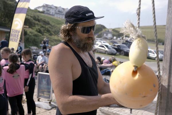 Bild 1 von 4: Surflehrer Nick.