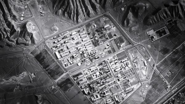 Bild 1 von 5: Die USA greifen im Juni 2025 drei iranische Atomanlagen an. Laut Präsident Trump sind sie vollständig zerstört.