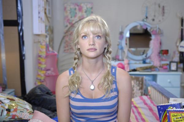 Bild 1 von 8: Rikki (Cariba Heine) ist unter den Einfluss des Vollmondes geraten.