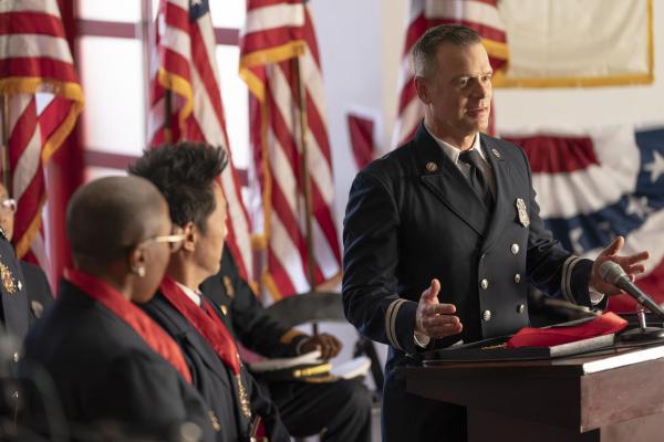 Bild 1 von 9: Bobby Nash (Peter Krause)