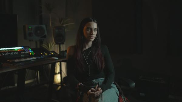 Bild 1 von 12: Liän, Sängerin aus München, die in einer Tiefgarage belästigt wurde und einen Song darüber geschrieben hat.