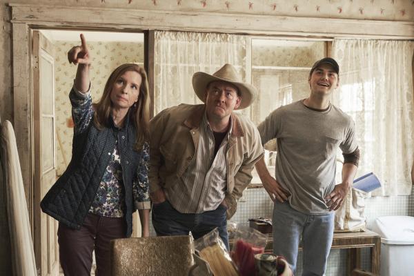 Bild 1 von 8: (v.l.n.r.) Kay Bowman (Lennon Parham); Beau Bowman (David Koechner); Jacob (JT Neal)