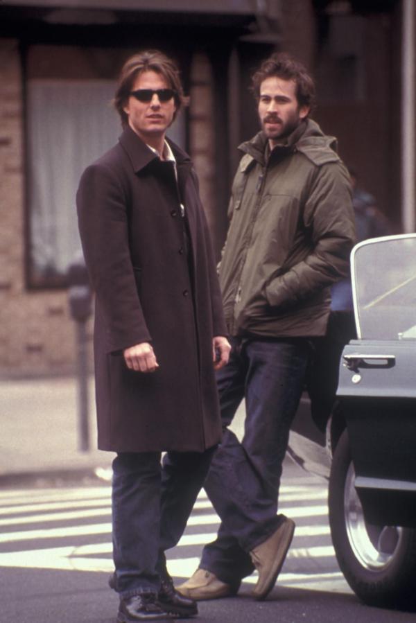 Bild 1 von 10: Der narzisstische Lebemann David Aames (Tom Cruise, l.) kann und will nichts ernst nehmen. Auch die Freundschaft zu seinem einzigen Kumpel Brian (Jason Lee, r.) steht auf tönernen Füßen, seit David diesem die Freundin ausgespannt hat ...