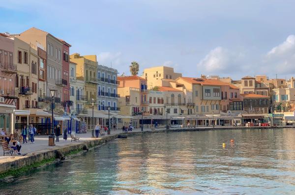 Bild 1 von 6: Chania liegt im Westen der griechischen Insel Kreta und ist berühmt für seinen venezianischen Hafen.