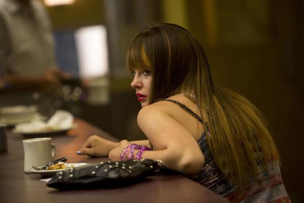 Bild 1 von 8: Alina / Teri (Chloë Grace Moretz)