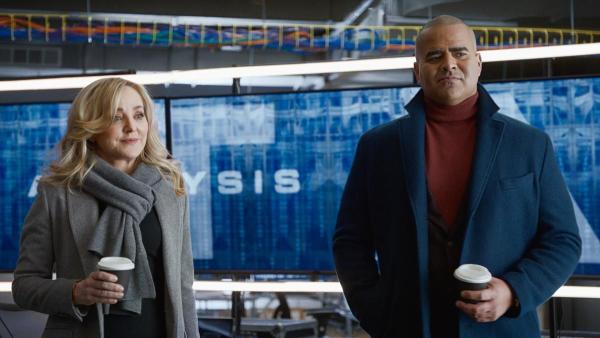 Bild 1 von 13: Marissa Morgan (Geneva Carr, l.); Chunk Palmer (Christopher Jackson, r.)