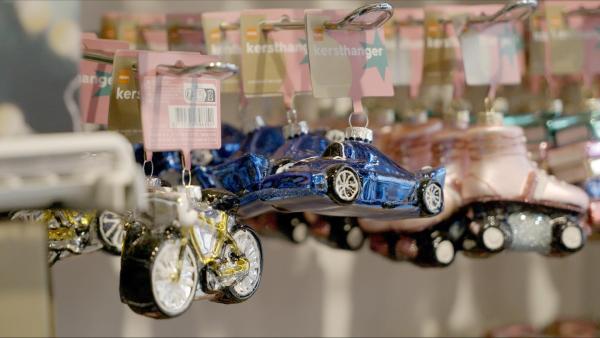 Bild 1 von 1: Im Bild: Weihnachtsschmuck im Einzelhandel.