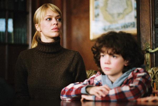 Bild 1 von 27: Im Bild: Heike Makatsch (Eva),Thaddäus Reich (Jonathan).