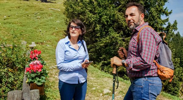 Bild 1 von 1: Toni (Adnan Maral) und Farah (?iir Elo?lu) mögen sich nicht.