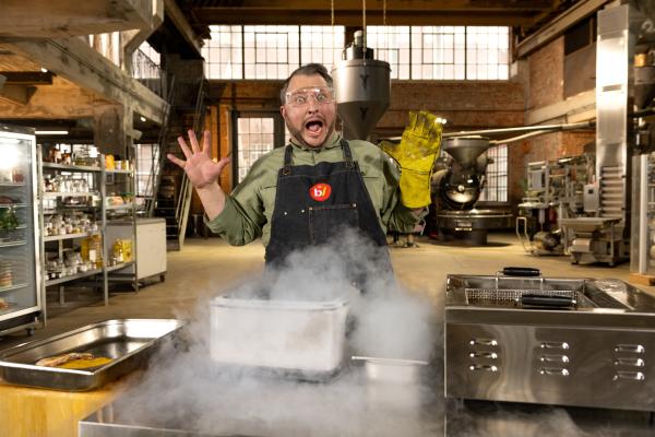 Bild 1 von 5: Sebastian Lege lüftet die Geheimnisse einer Milliarden-Industrie: Mit ihren maßgeschneiderten Produkten hat die Lebensmittelbranche viele Restaurants in Deutschland erobert. Wer wirklich frische Produkte will, muss ganz genau hinschauen und bereit sein, mehr zu zahlen.