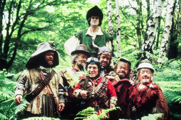 Bild 1 von 4: Die Reise geht weiter in den mittelalterlichen Sherwood Forest, wo die Abenteurer auf Robin Hood (John Cleese, hi.) stoßen.