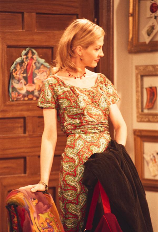 Bild 1 von 4: Kitty überredet ihren Sohn Greg dazu, mit ihr bei einer Modenschau aufzutreten. Anschließend hat Greg ein für alle Mal genug: Denn alle anderen Mütter haben kleine Kinder dabei, nur er steht als einziger Erwachsener im Matrosenanzug neben seiner Mutter auf der Bühne. Es kommt zu einem heftigen Streit zwischen Mutter und Sohn, und danach reden die beiden kein Wort mehr miteinander. Als selbst Dharmas Vermittlungsversuche scheitern, scheint keine Lösungsmöglichkeit mehr in Sicht.