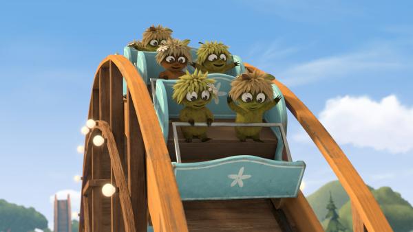 Bild 1 von 3: Die Waldkinder haben viel Spaß im Freizeitpark.