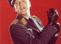 Ein Käfig voller Helden