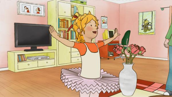 Bild 1 von 5: Conni hat wochenlang Tanzschritte einstudiert, um Papa einen Geburtstagstanz zu schenken.