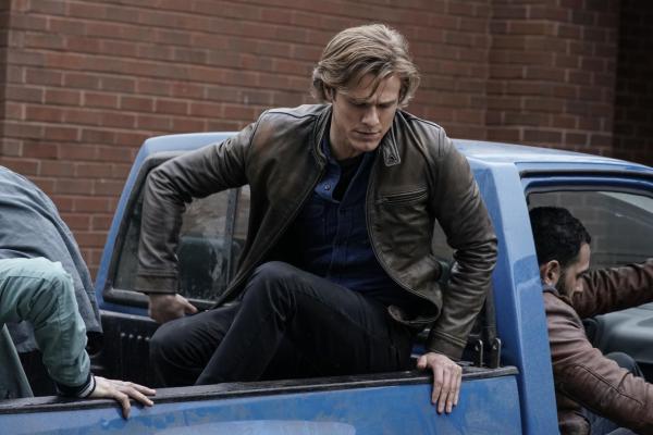 Bild 1 von 10: MacGyver (Lucas Till)