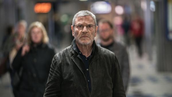 Bild 1 von 5: Julien Baptiste (Tchéky Karyo)