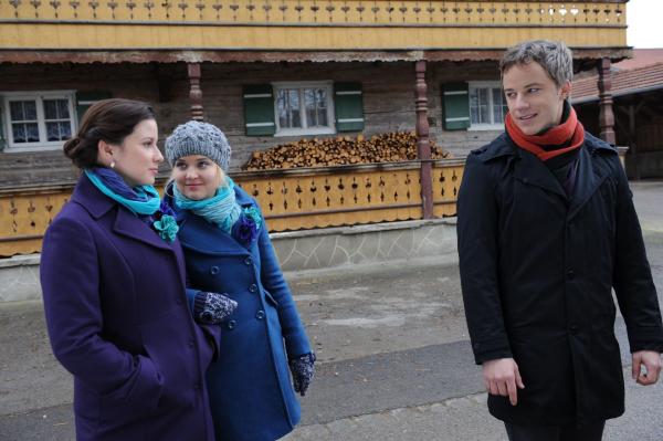 Bild 1 von 10: (v.l.n.r.) Kira (Mareike Lindenmeyer); Mandy (Lara Mandoki); Martin (David Paryla)