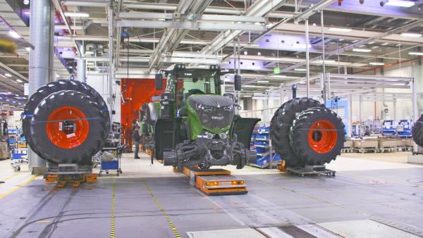 Bild 1 von 3: Der Weg zum ersten Ernteeinsatz ist lang. Die Produktion des 1000 Vario erfolgt in mehreren Arbeitsschritten