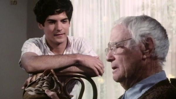 Bild 1 von 1: Die richtige Entscheidung: Matt (Matthew Labyorteaux) mit Gro?vater Harryn (Lew Ayres) (v.l.)